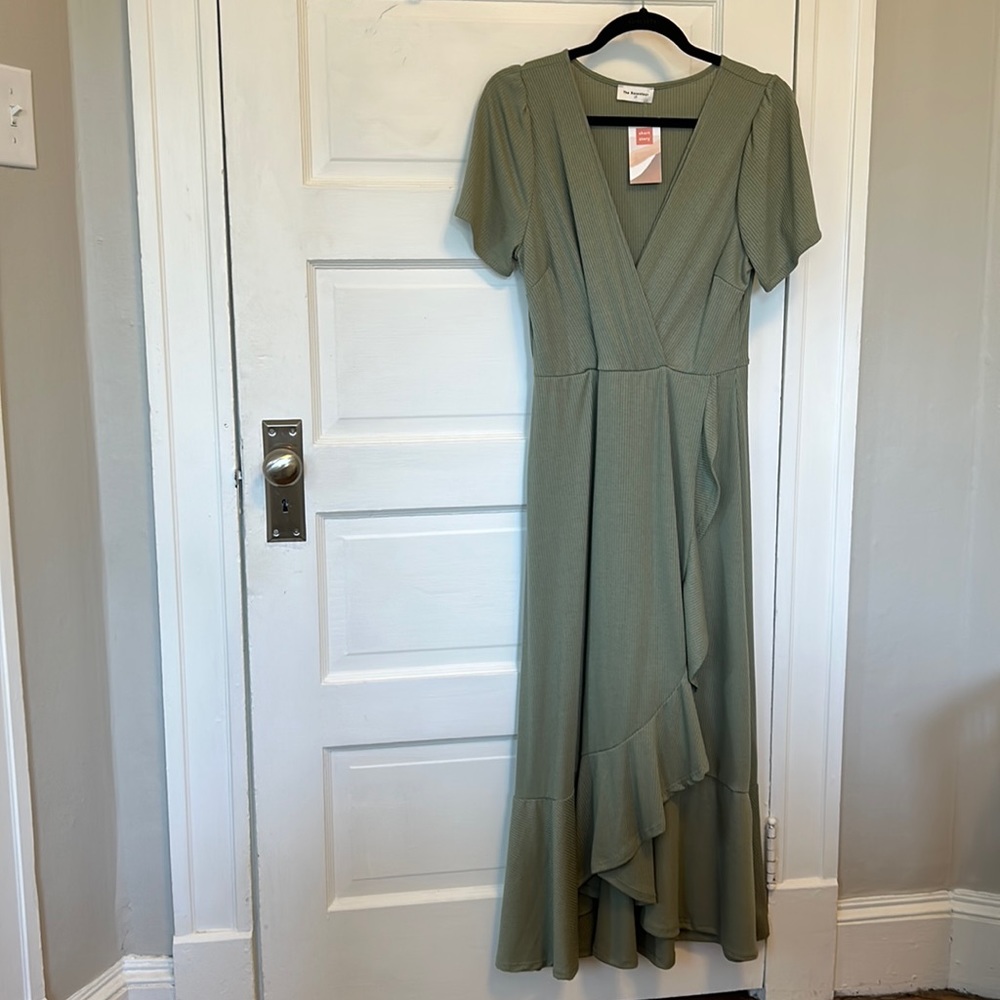 NWT Moss Green Petite Maxi Dress